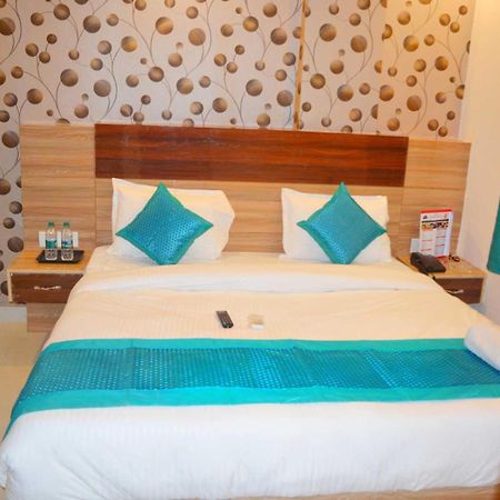 Hotel O Alpha Stay New Delhi Exteriör bild