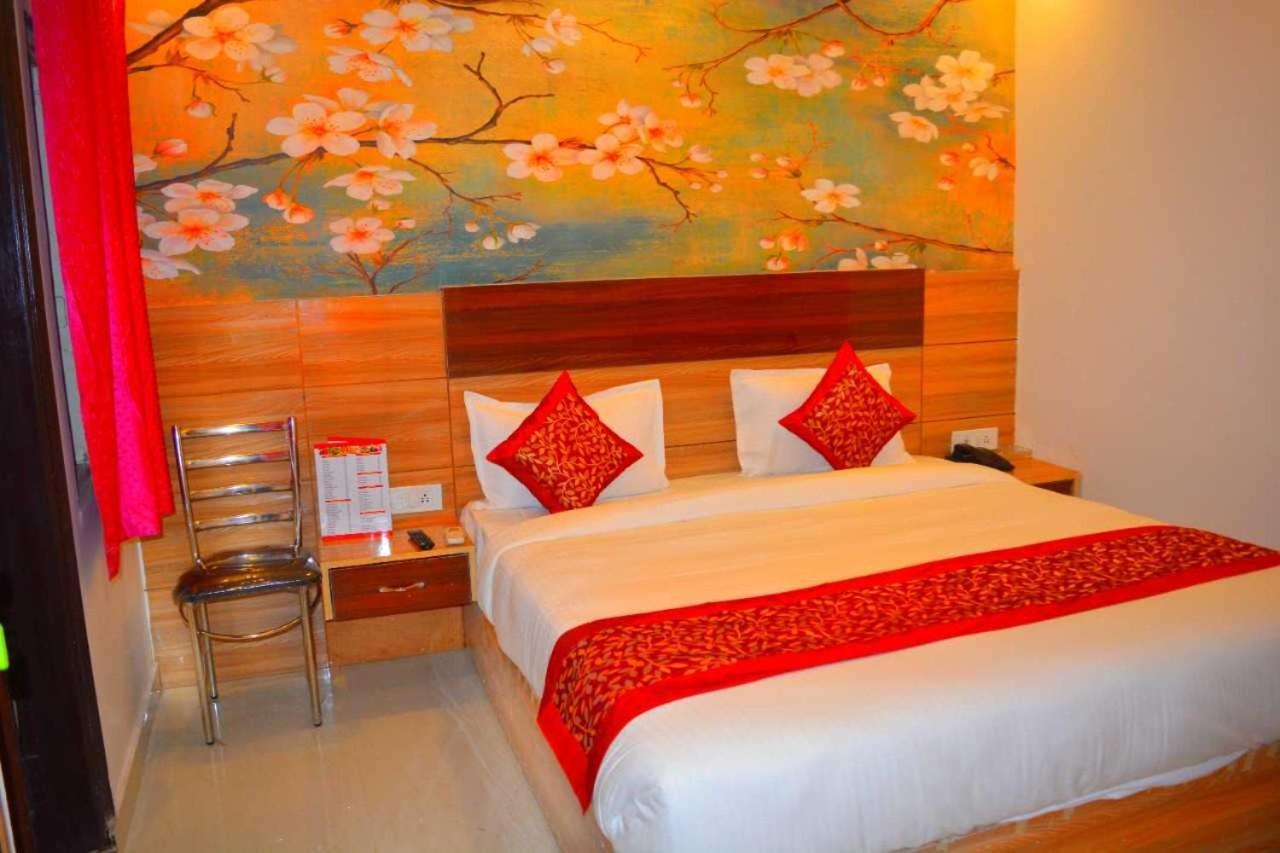 Hotel O Alpha Stay New Delhi Exteriör bild