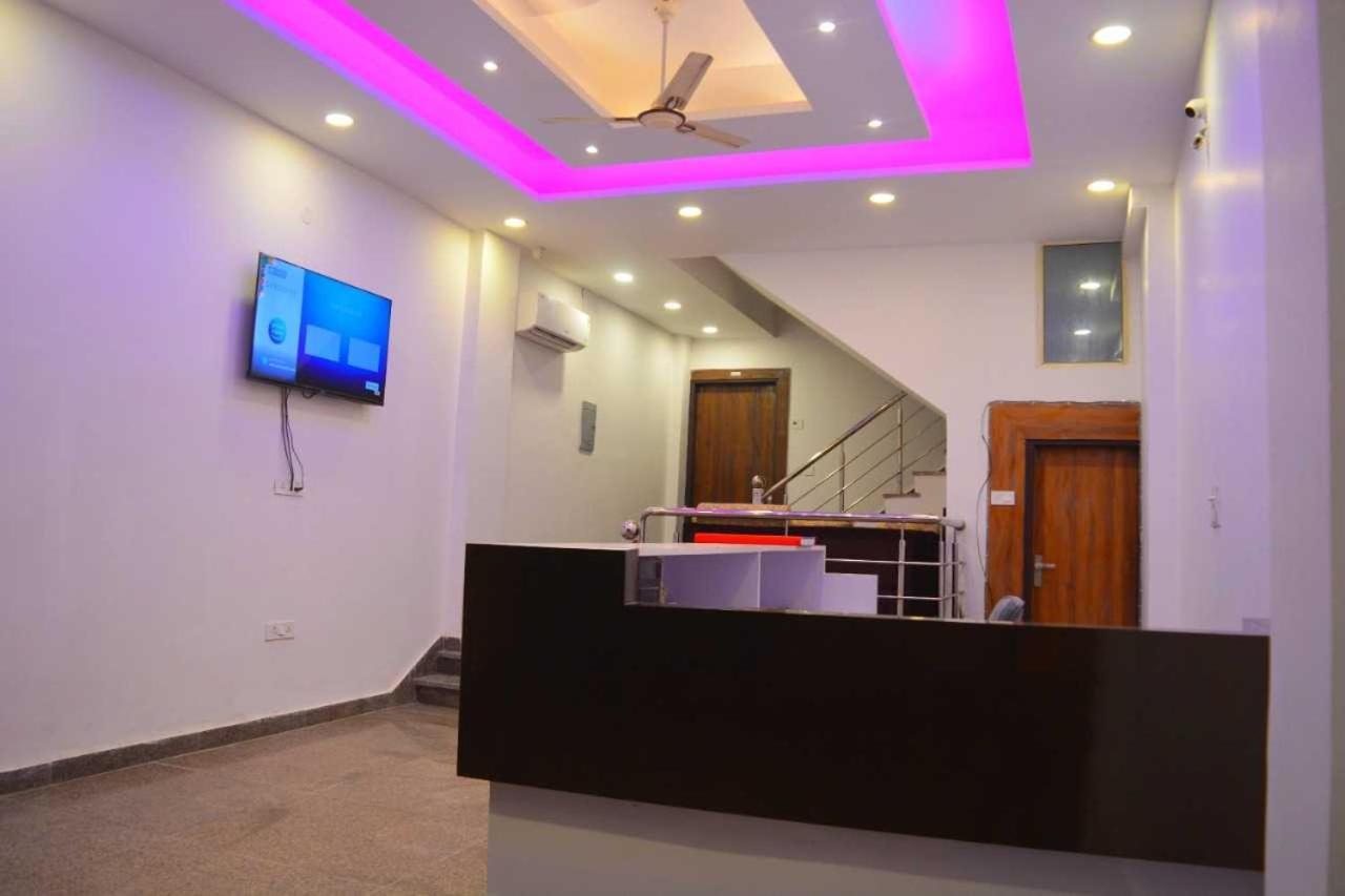 Hotel O Alpha Stay New Delhi Exteriör bild