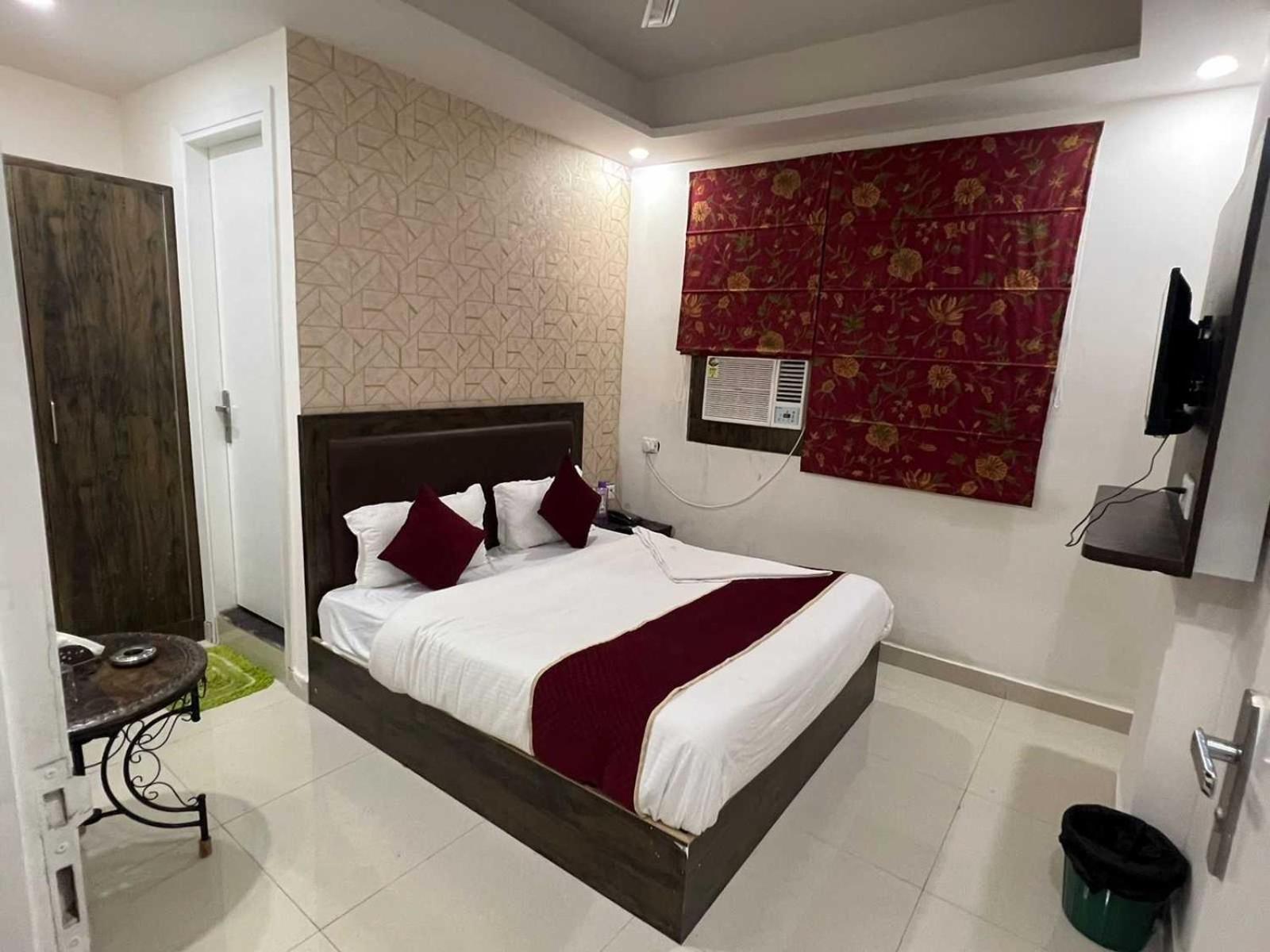 Hotel O Alpha Stay New Delhi Exteriör bild